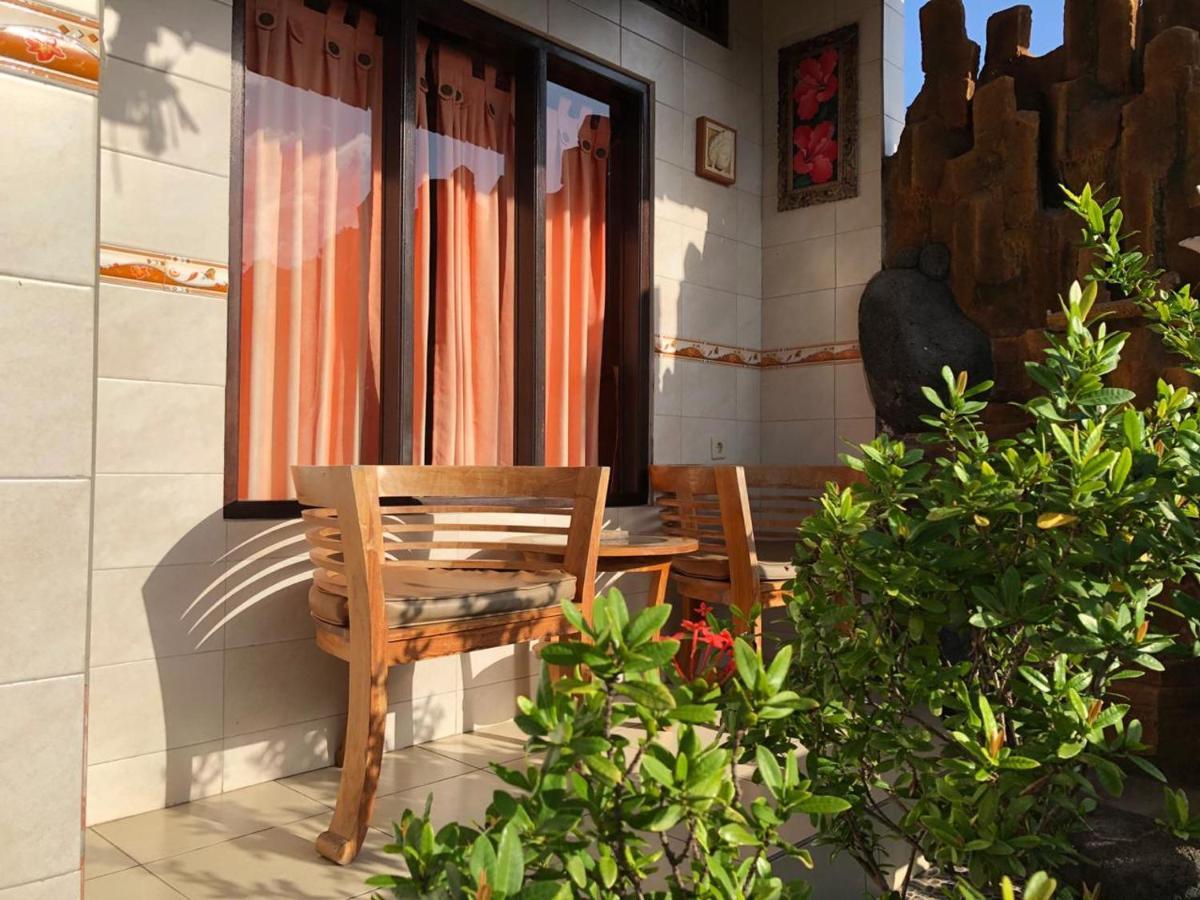 Kerti Beach Bungalow And Restaurant Padangbai  Exterior photo