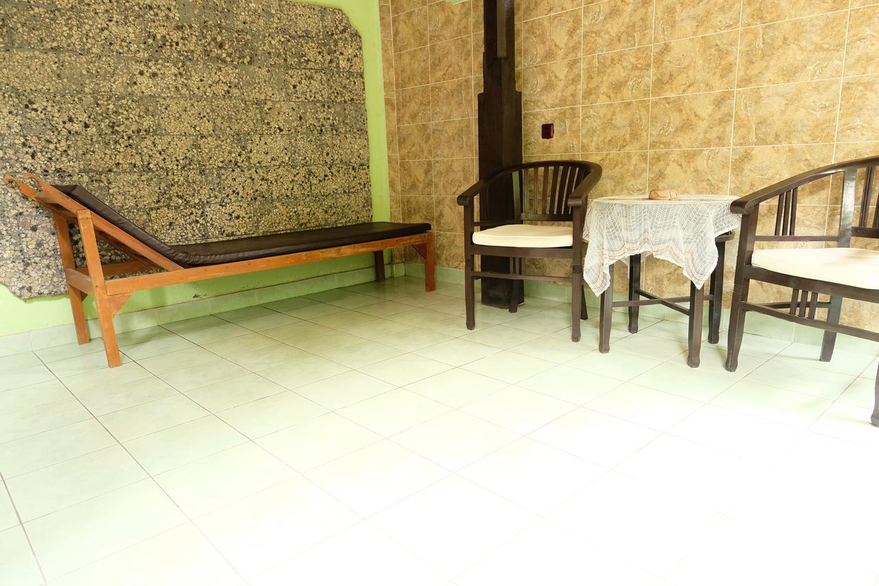 Kerti Beach Bungalow And Restaurant Padangbai  Exterior photo