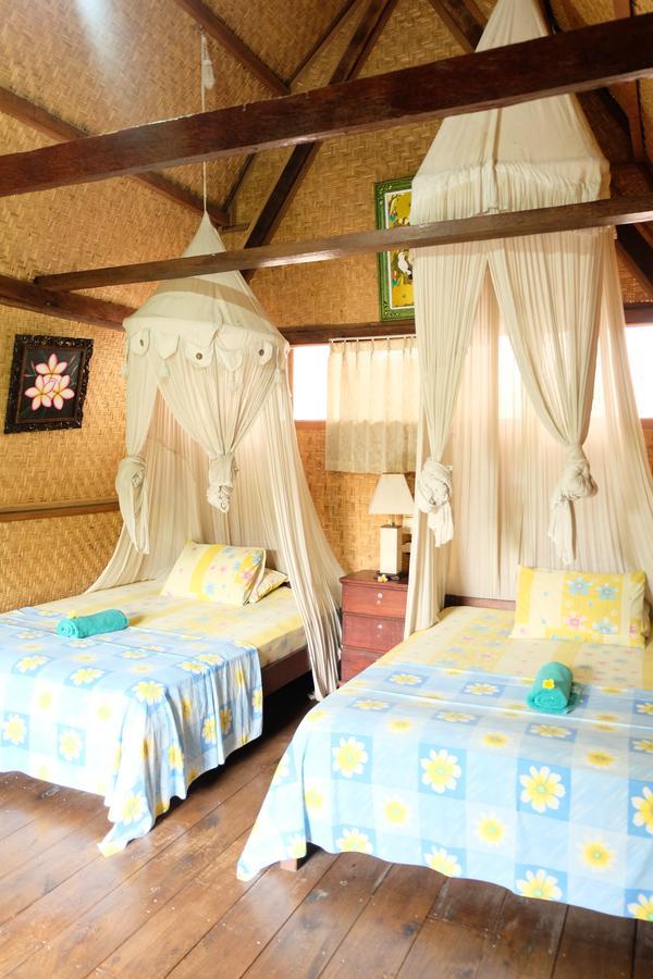 Kerti Beach Bungalow And Restaurant Padangbai  Exterior photo